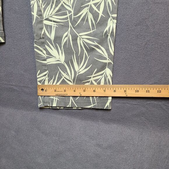 LANDS'END Womens Mid Rise Green Leaf Print Size 8 Straight Pants - Picture 7 of 13